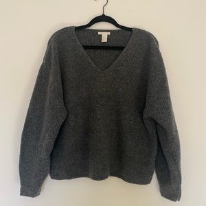 HM gray vneck sweater